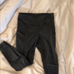 GUC Lululemon crop leggings